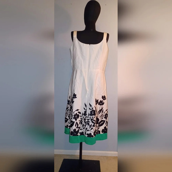 A Dress Barn Halter Style Floral Dress - Picture 2 of 3